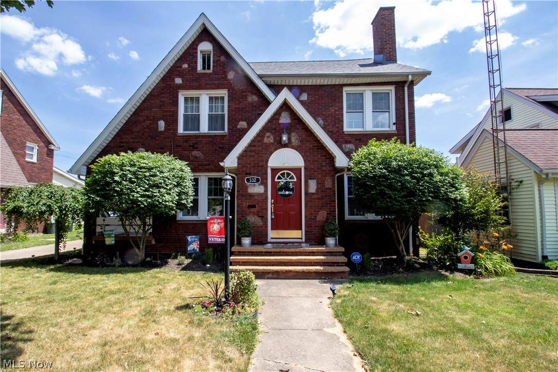 332 Bellflower Avenue - Photo 1