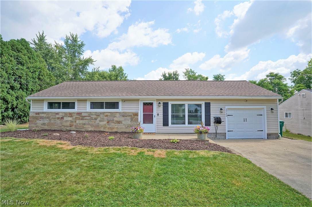 1725 Idlewood Drive - Photo 1