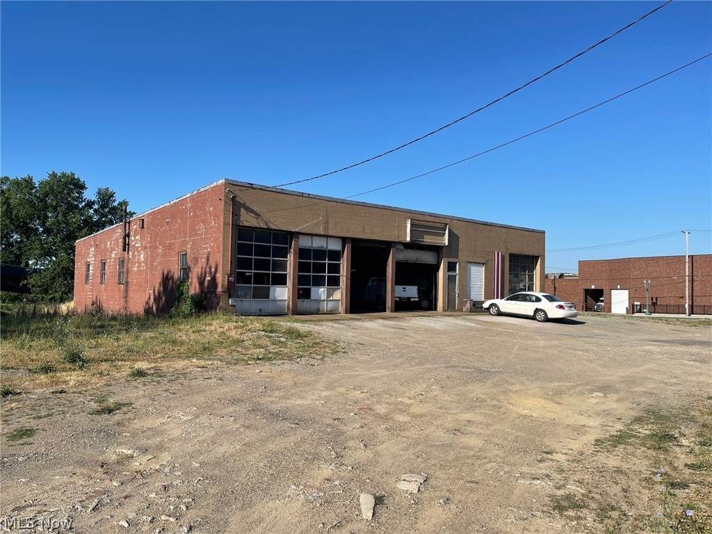 602 12th Street - Photo 1