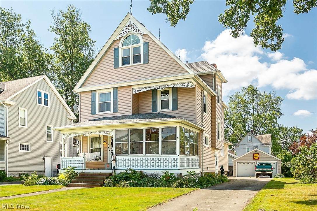 223 Eastern Heights Boulevard - Photo 1