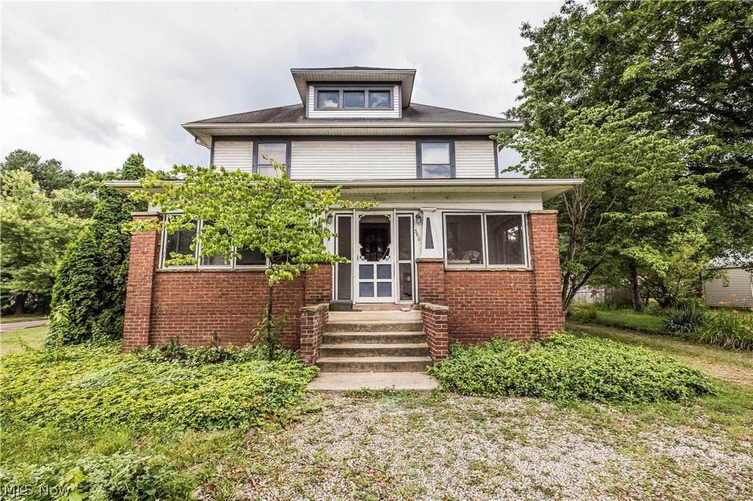 360 Hawkins Avenue - Photo 1