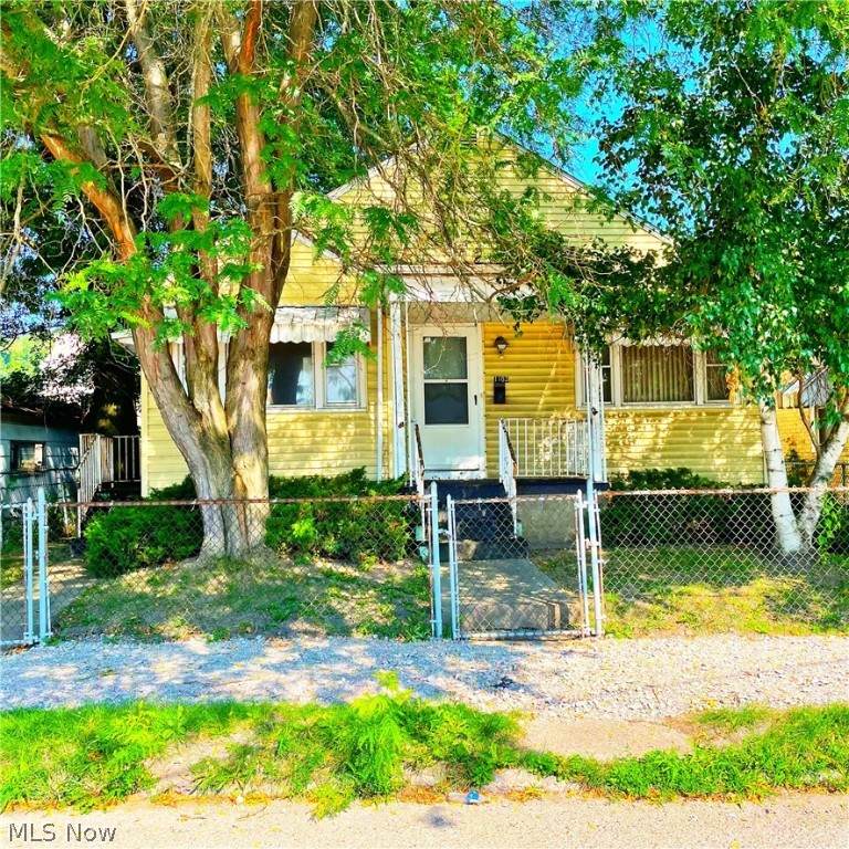 1103 Broadway Street - Photo 1