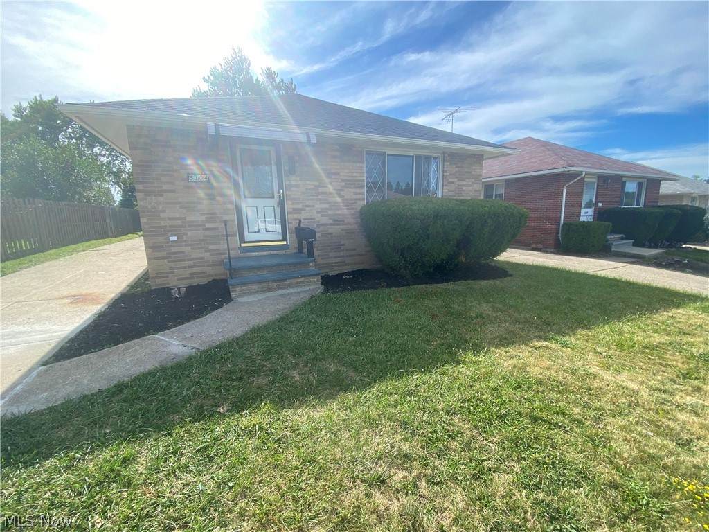 5304 102nd Street - Photo 1