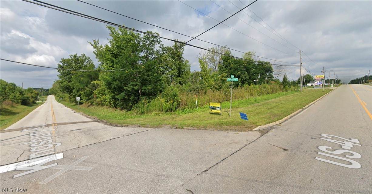 Pearl & Kingsbury Road - Photo 1