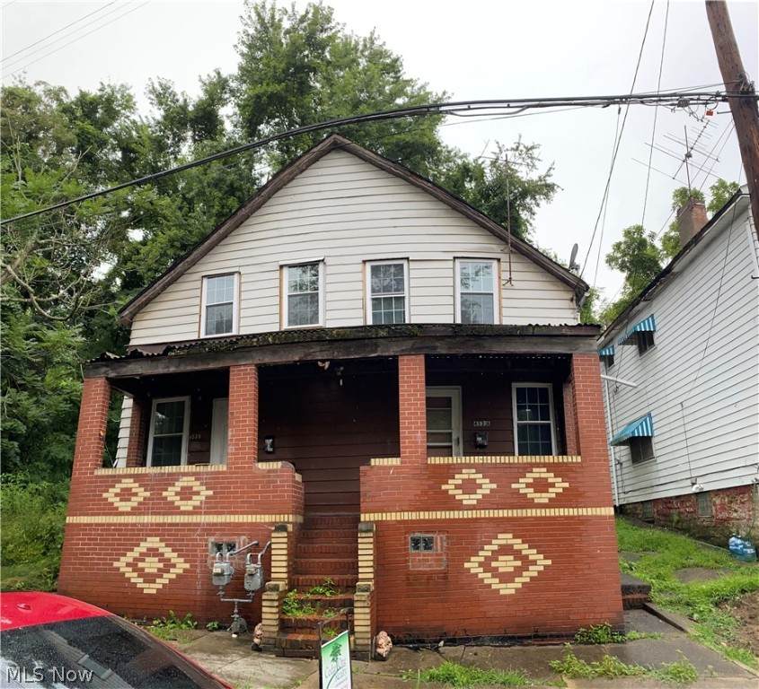 453 Linden Avenue - Photo 1