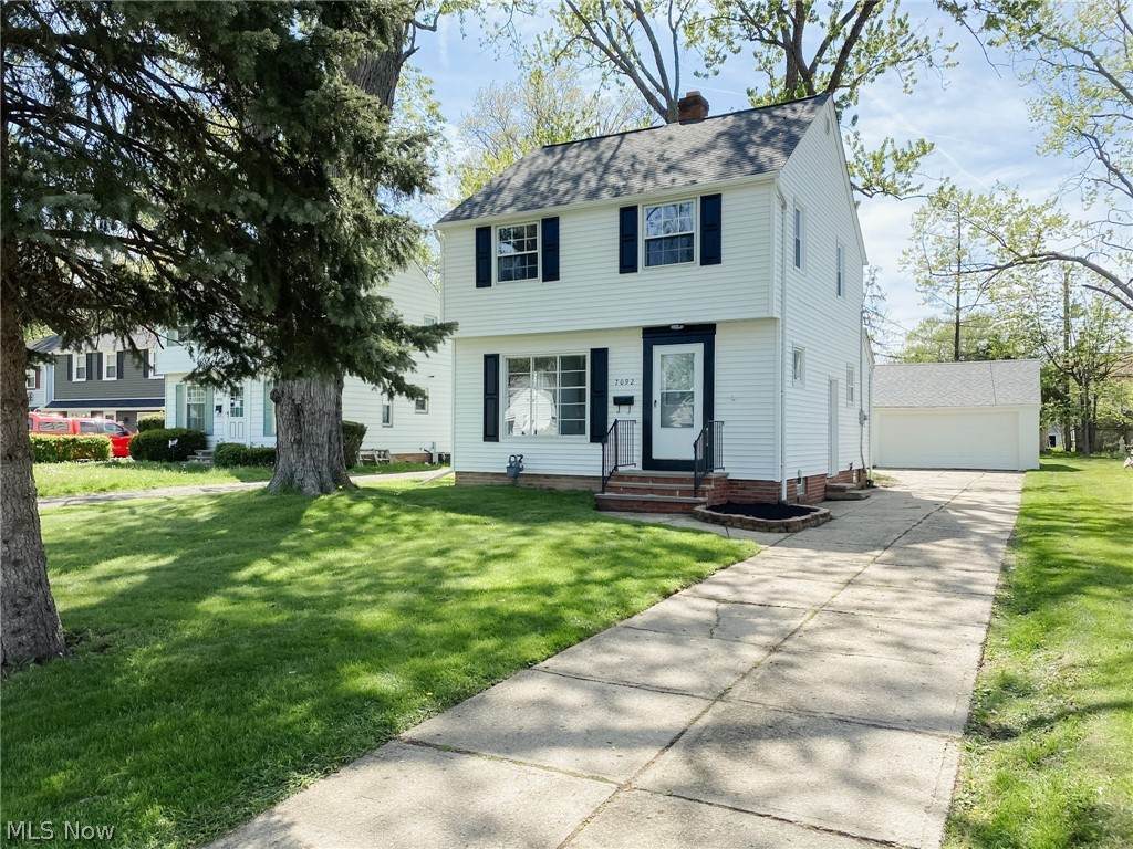 7092 Parma Park Boulevard - Photo 1