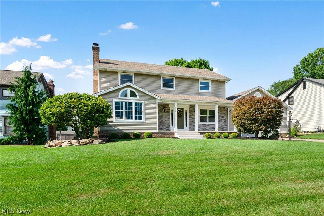 138 Midgewood Drive - Photo 1