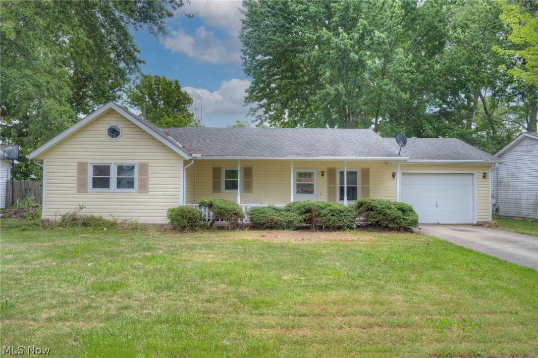 747 Grantwood Avenue - Photo 1