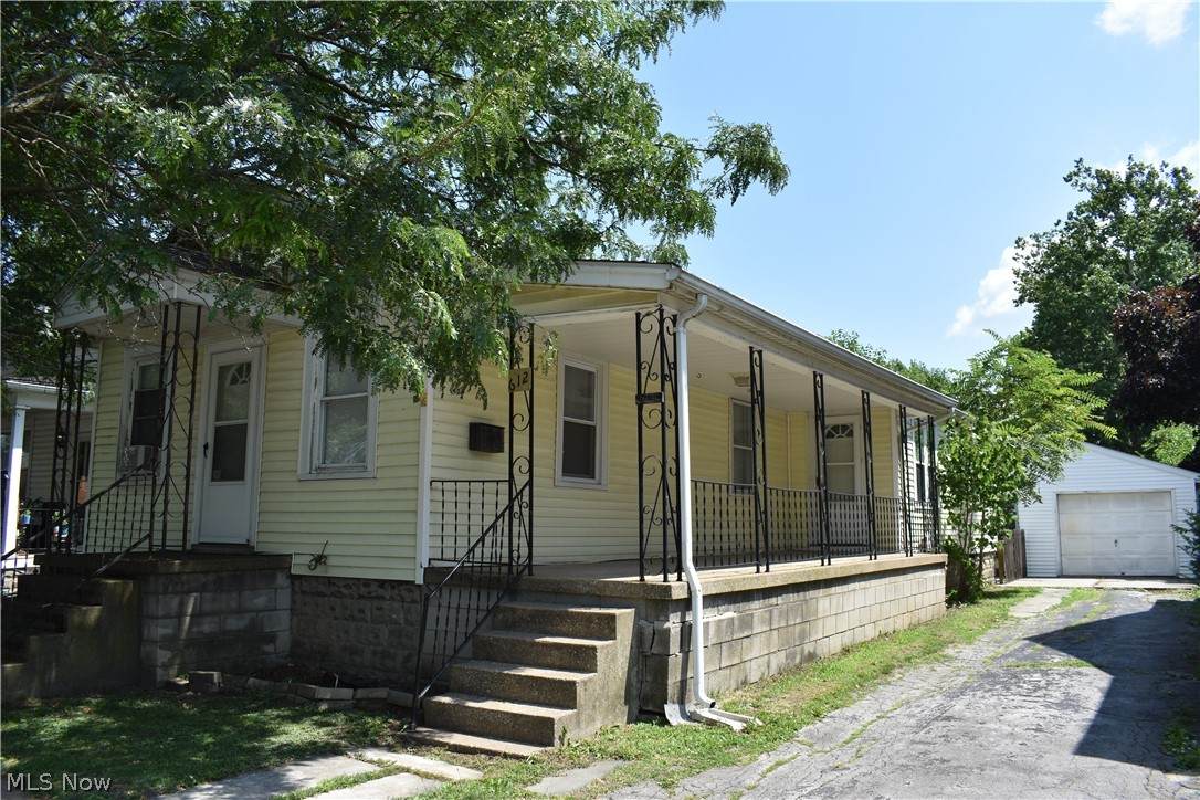 612 Clinton Street - Photo 1