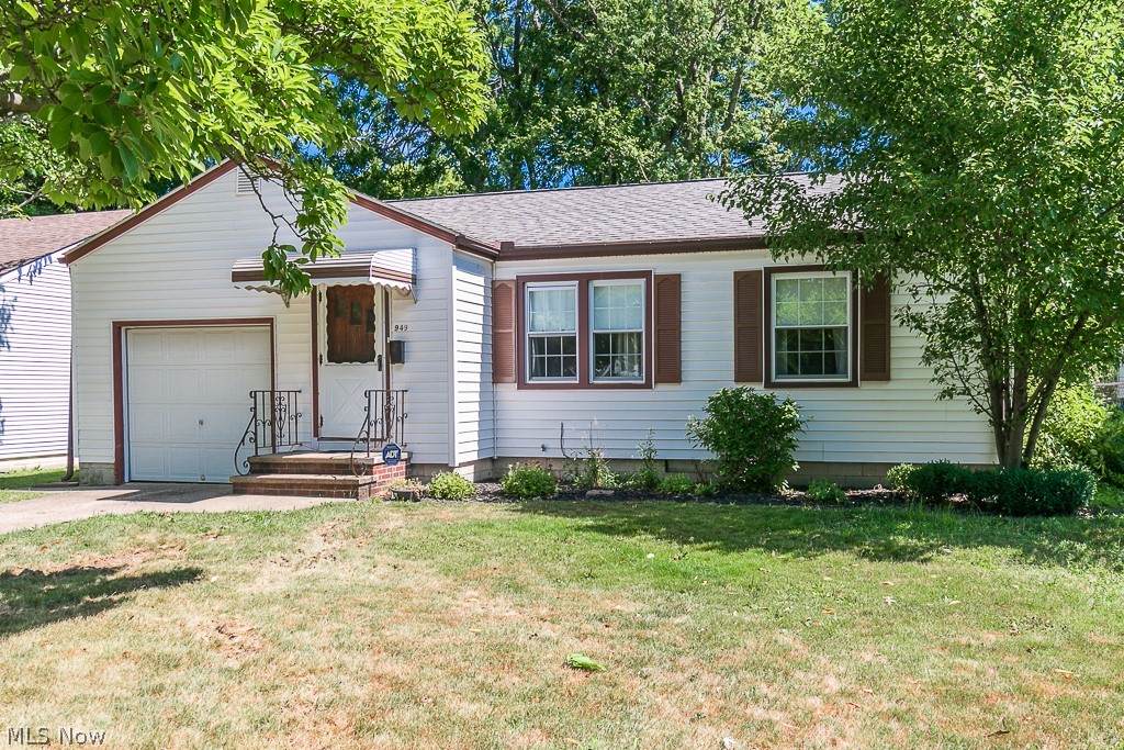 949 Waverly Road - Photo 1