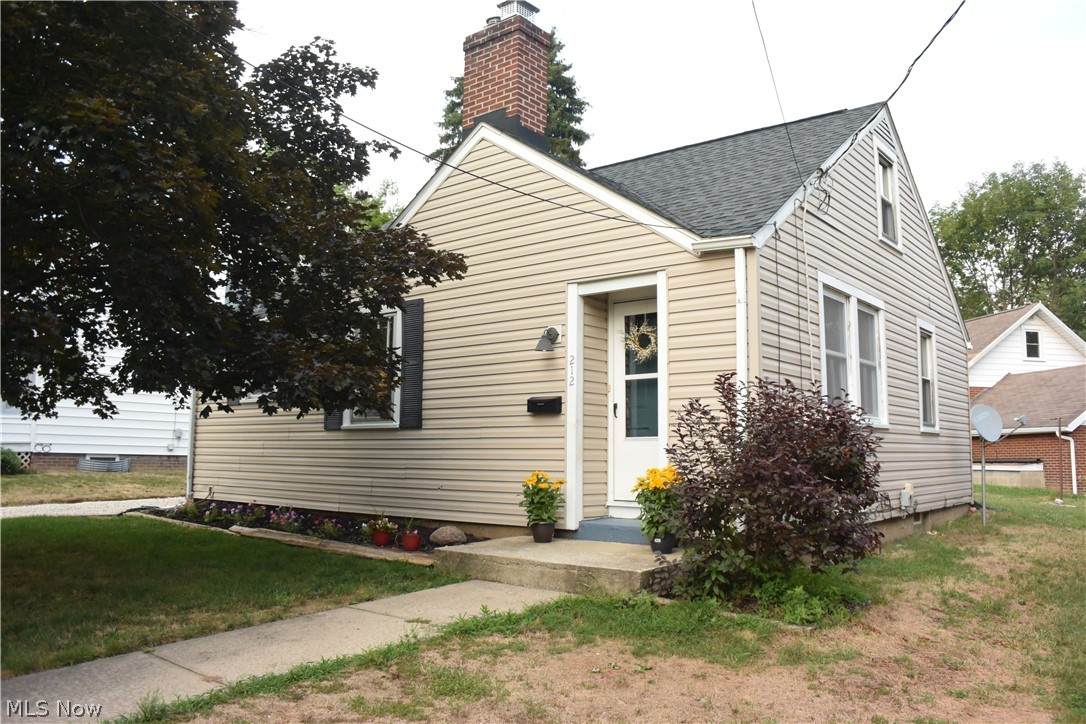 212 Donner Avenue - Photo 1