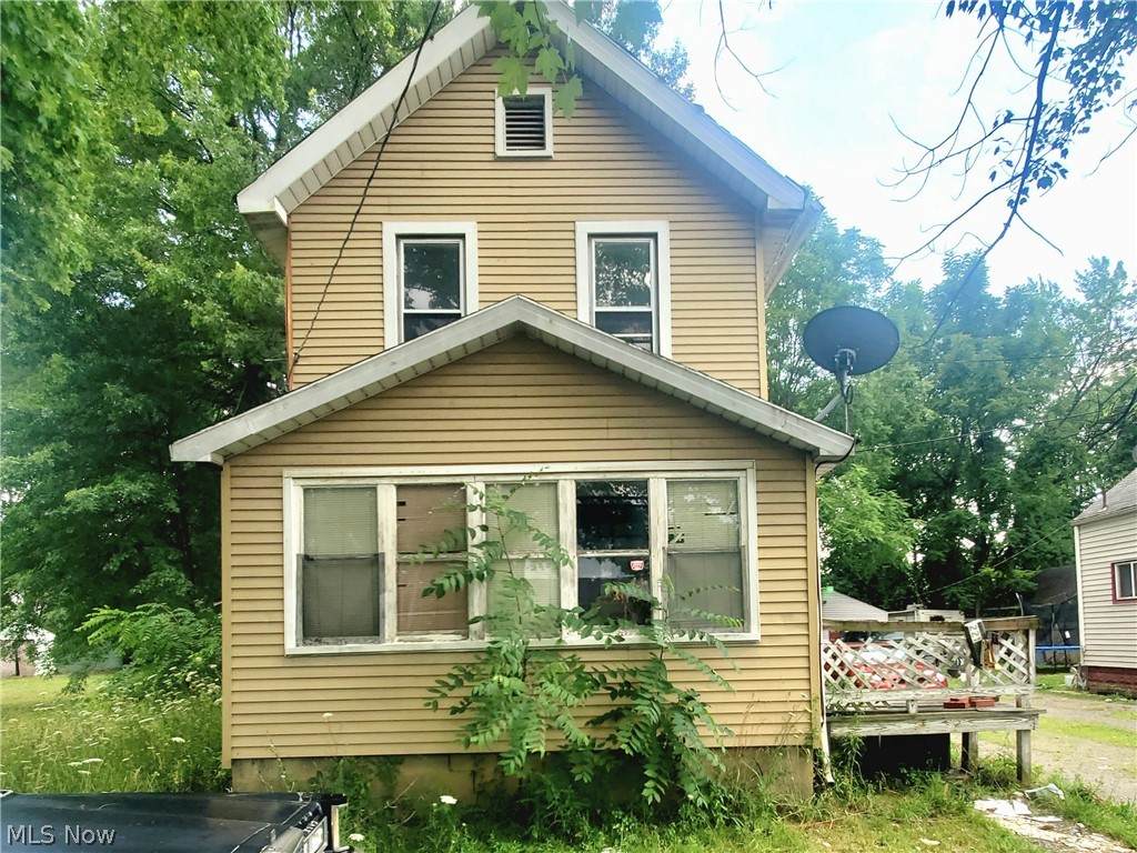 221 Forest Street - Photo 1
