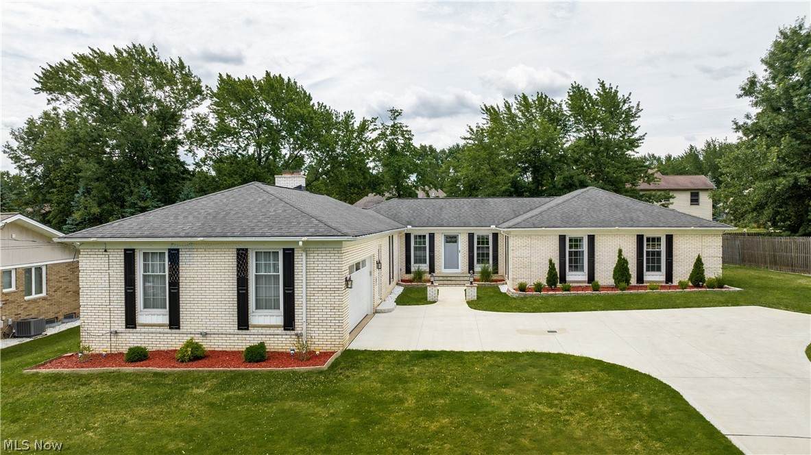 570 Simich Drive - Photo 1