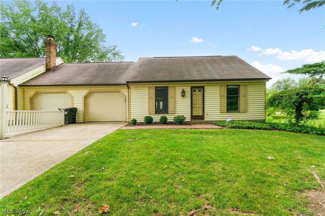3259 Pinewood Drive - Photo 1