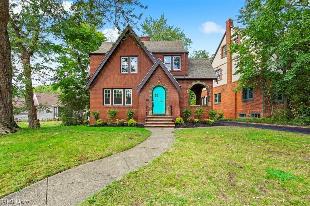 3417 Woodridge Road - Photo 1