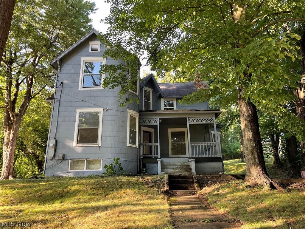 126 Walker - Photo 1