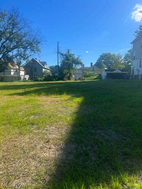 1849 Mannering Road - Photo 1