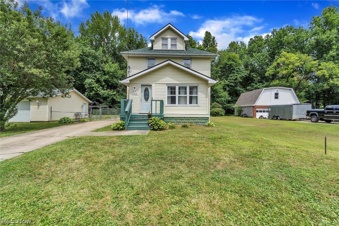 944 Mayflower Street - Photo 1