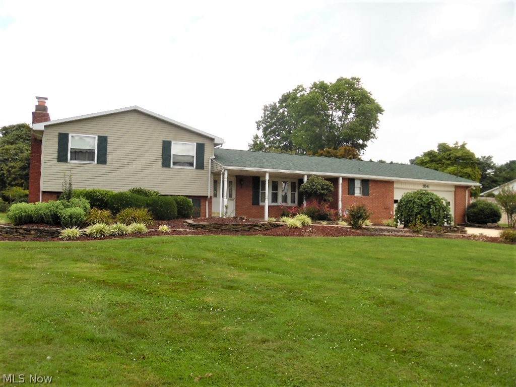 104 Chamberlain Drive - Photo 1
