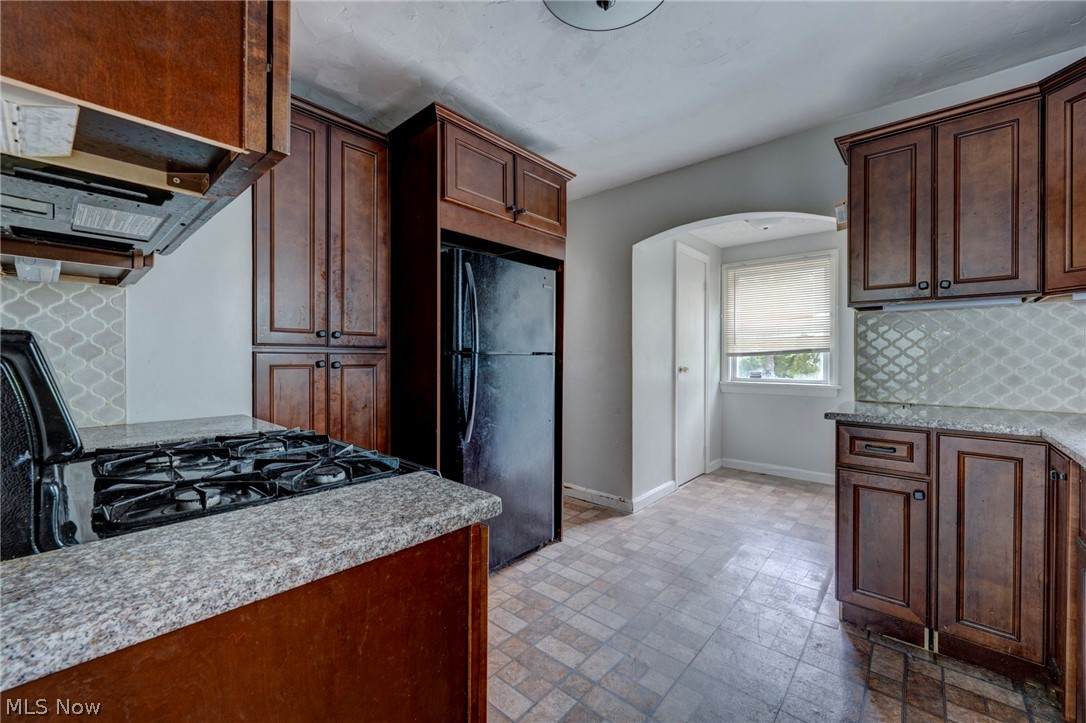15704 Cloverside Avenue - Photo 1