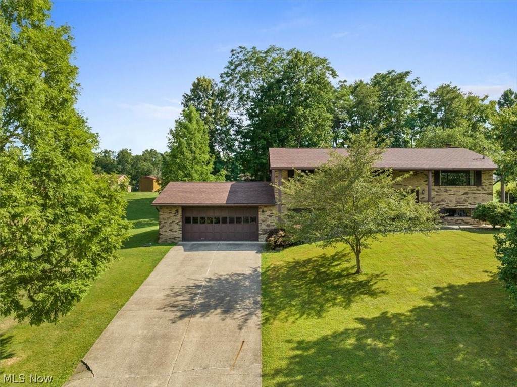 414 Maple Drive - Photo 1