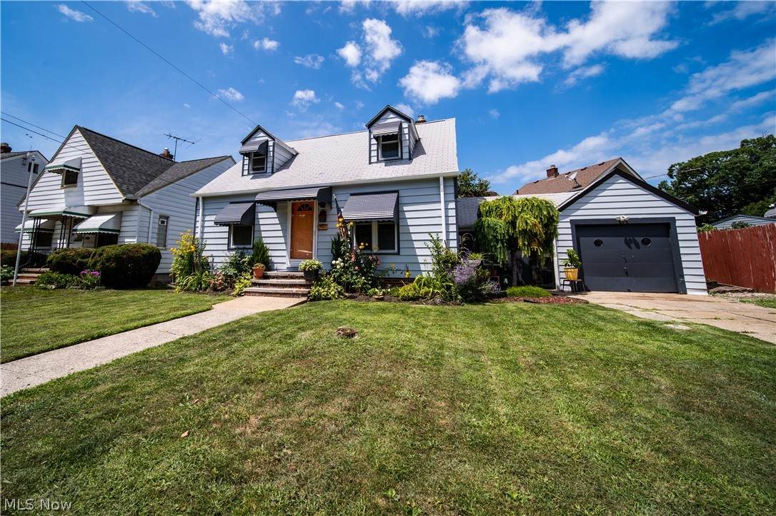 3910 Victory Boulevard - Photo 1