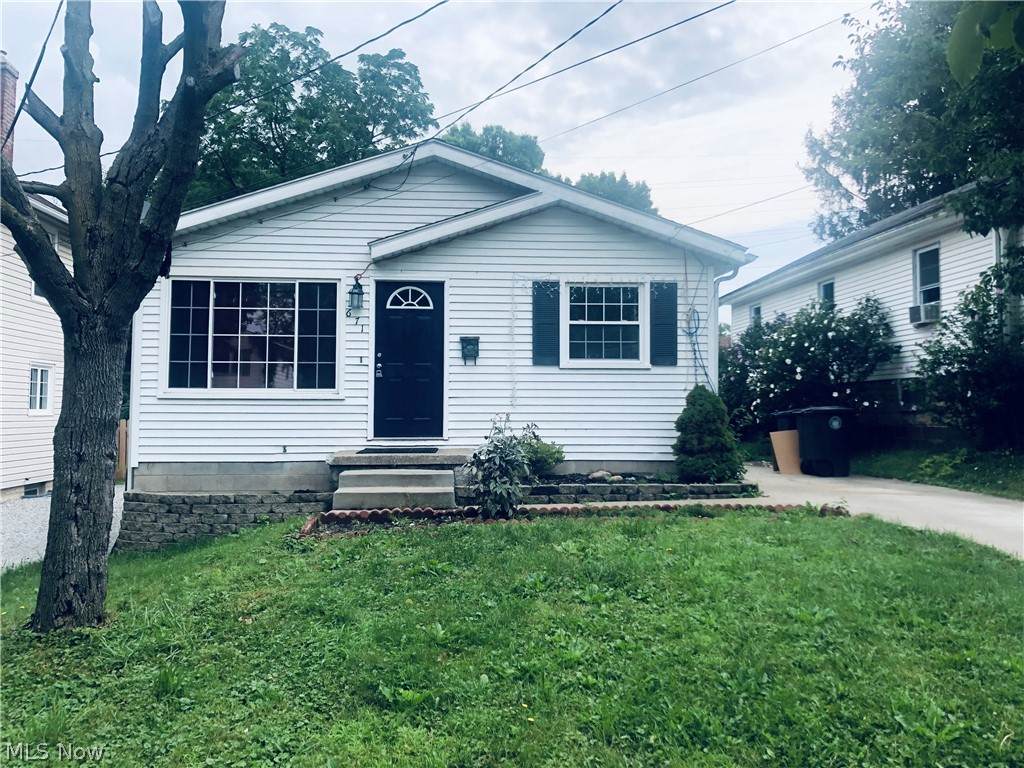 671 Oxford Avenue - Photo 1