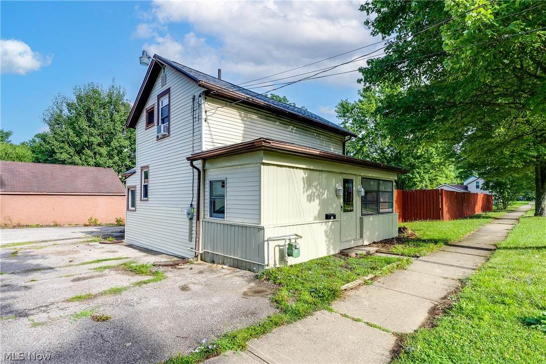 1320 Franklin Avenue - Photo 1