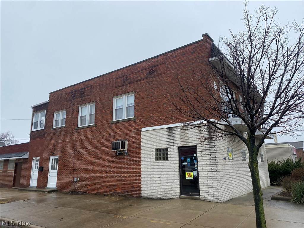 445 200th Street - Photo 1