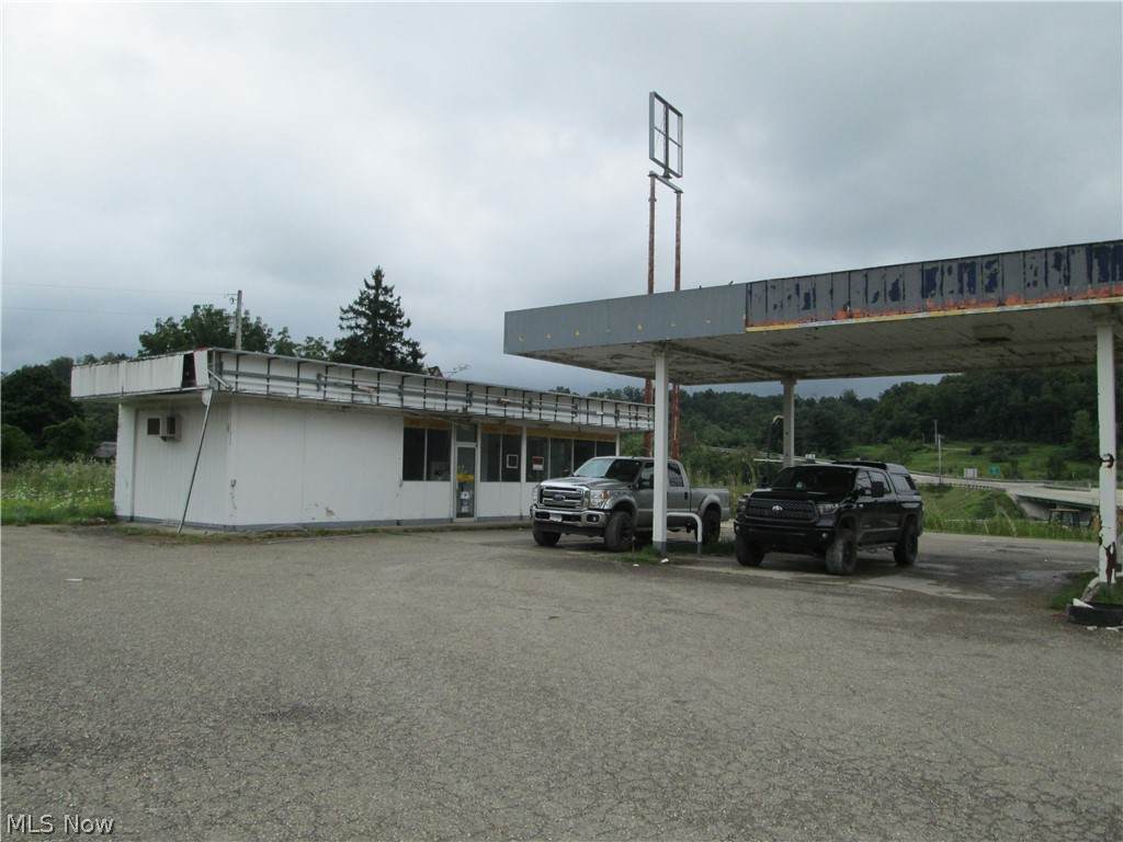 65920 Batesville Road - Photo 1