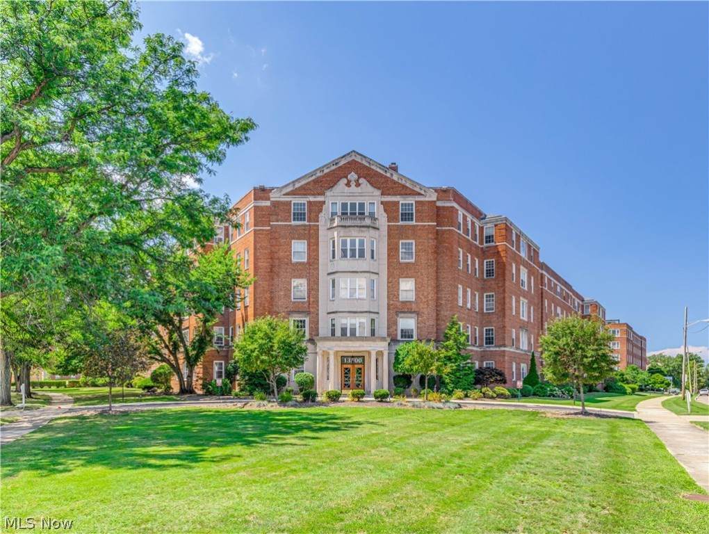 13800 Fairhill Road - Photo 1