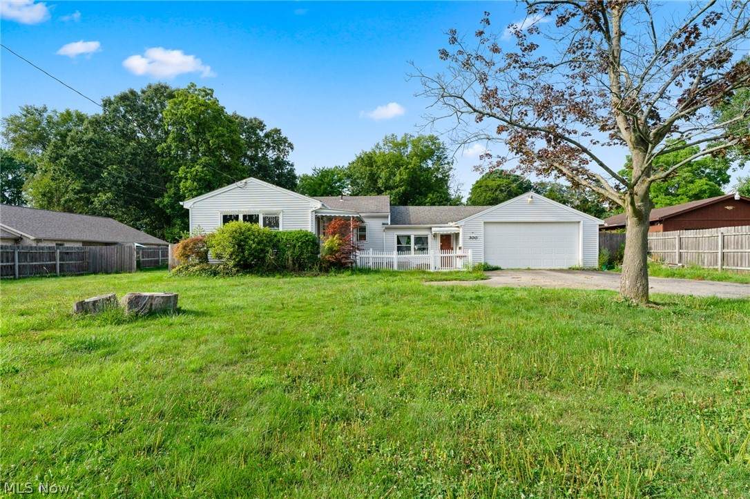 300 Meadowbrook Avenue - Photo 1