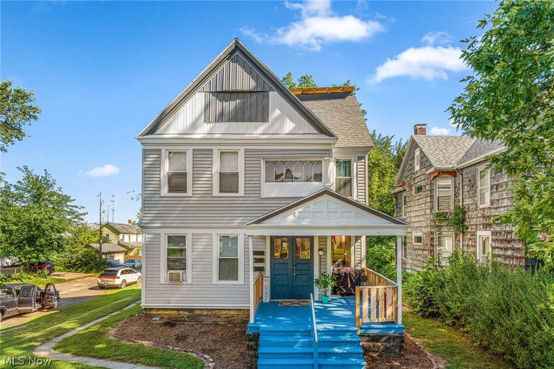 210 11th Street - Photo 1
