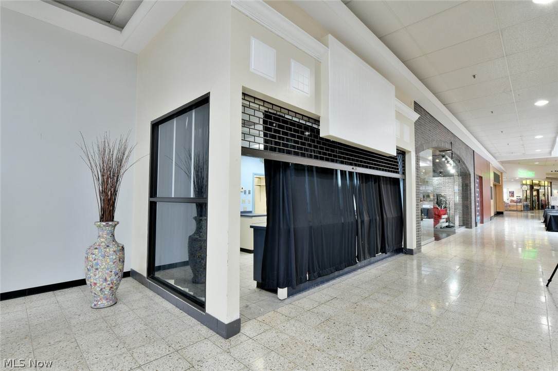 3575 Maple Avenue - Photo 1