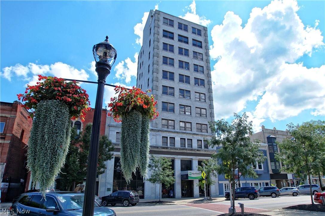 124 Middle Avenue - Photo 1