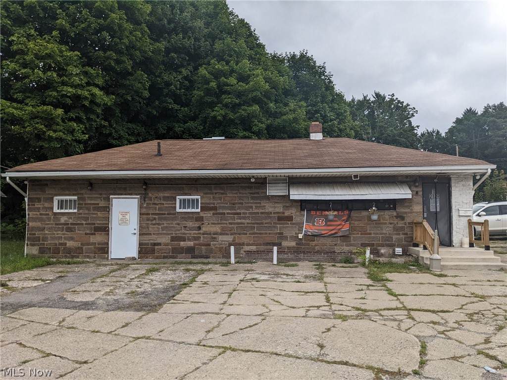 2139 Hubbard Road - Photo 1