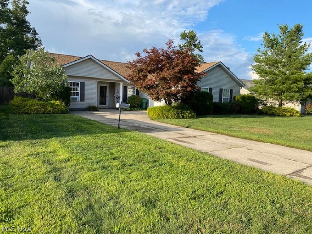 762 Sherwood Drive - Photo 1