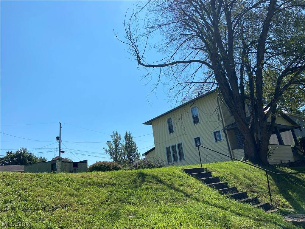 503 Woodlawn Avenue - Photo 1