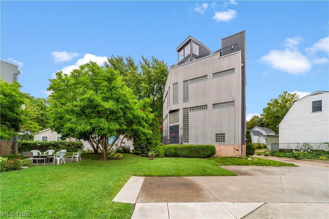 1120 Auburn Avenue - Photo 1