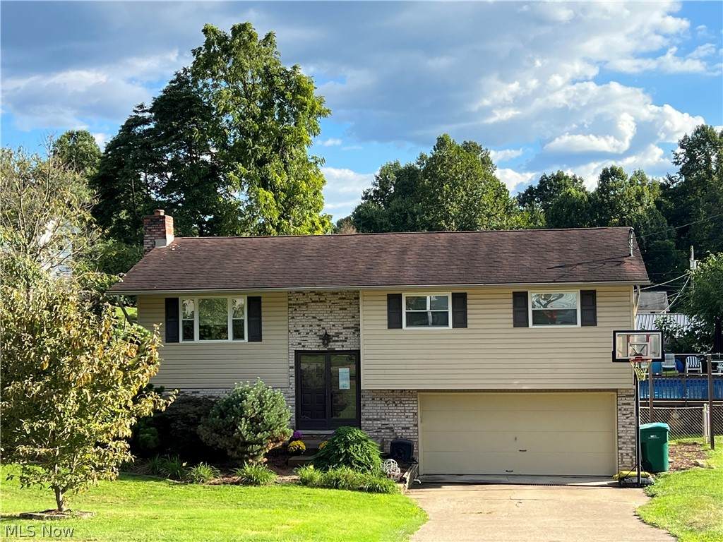 104 Woodview Drive - Photo 1
