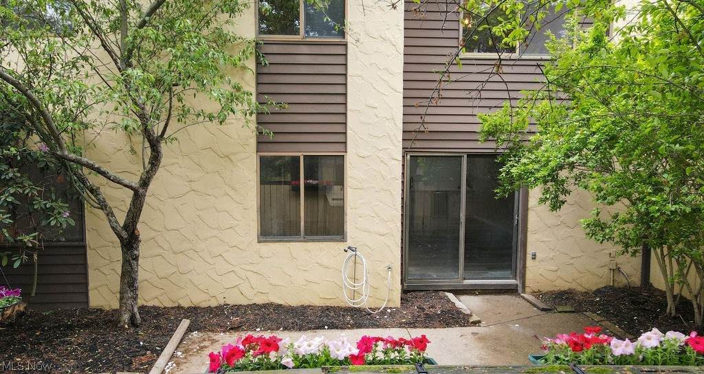 717 Hampton Ridge Drive - Photo 1