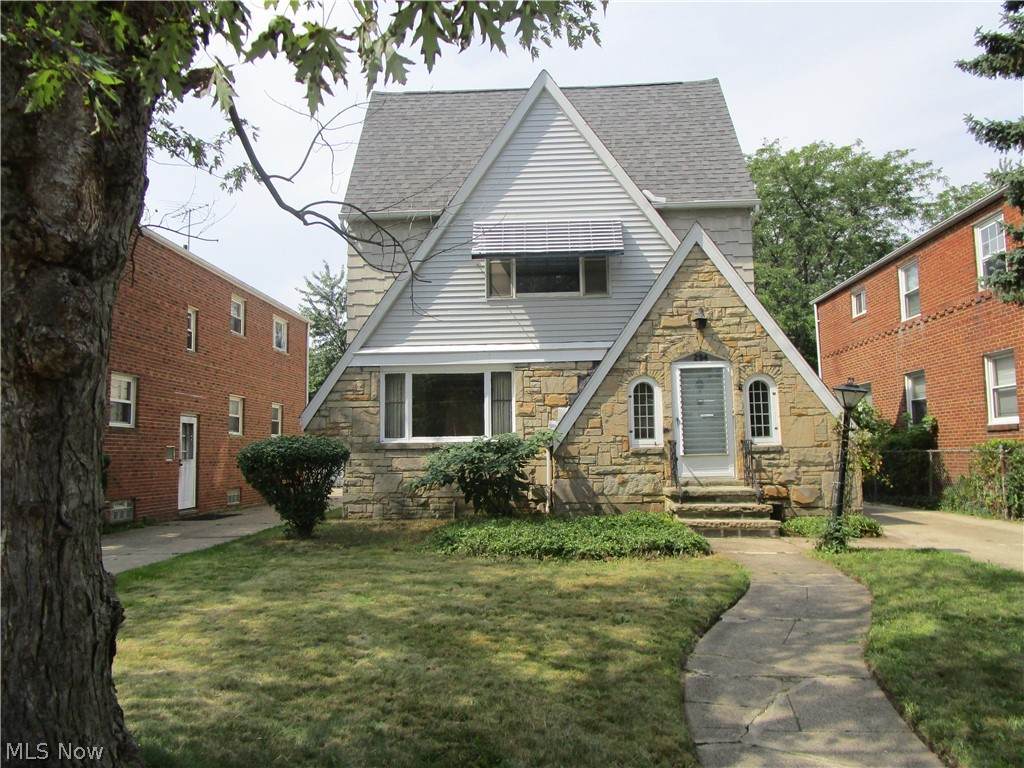294 200th Street - Photo 1