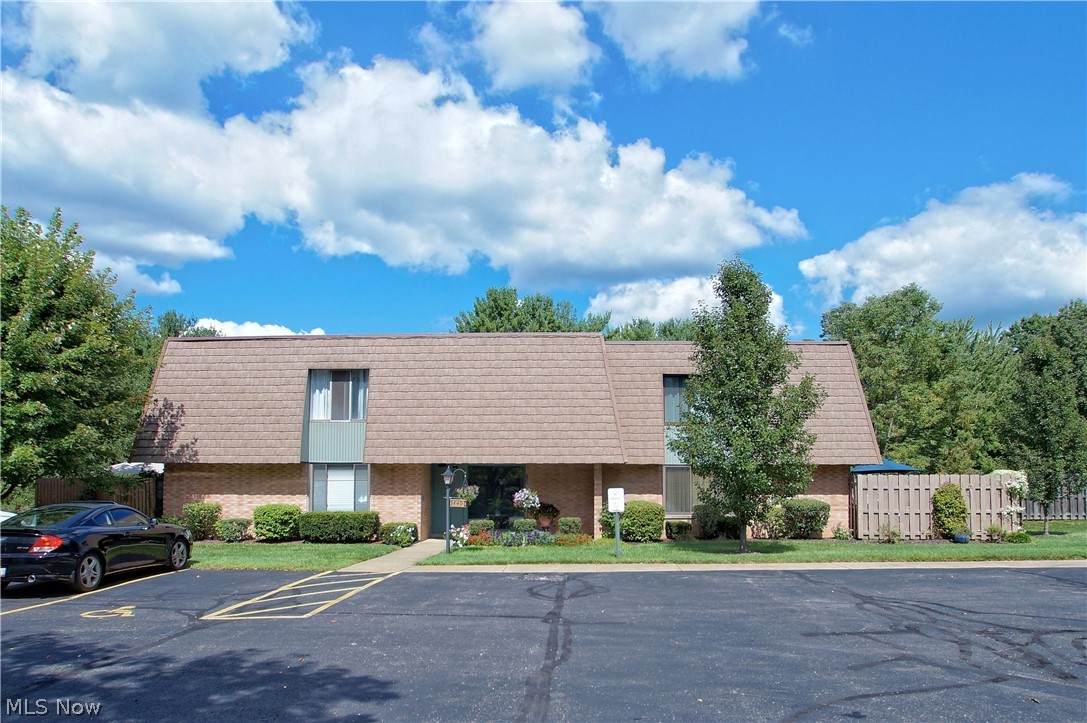 449 Streetsboro Street - Photo 1