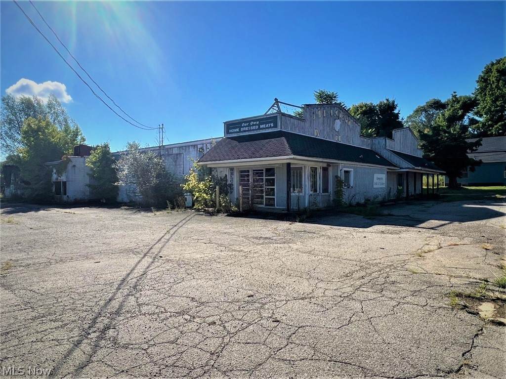 6100 Youngstown Conneaut - Photo 1