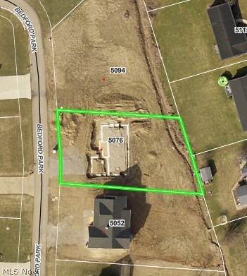 5076 Bedford Park - Photo 1
