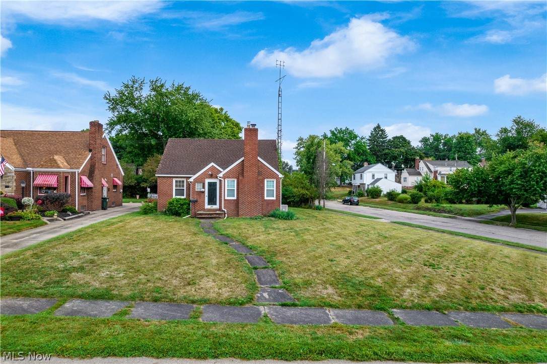 307 31st Street - Photo 1