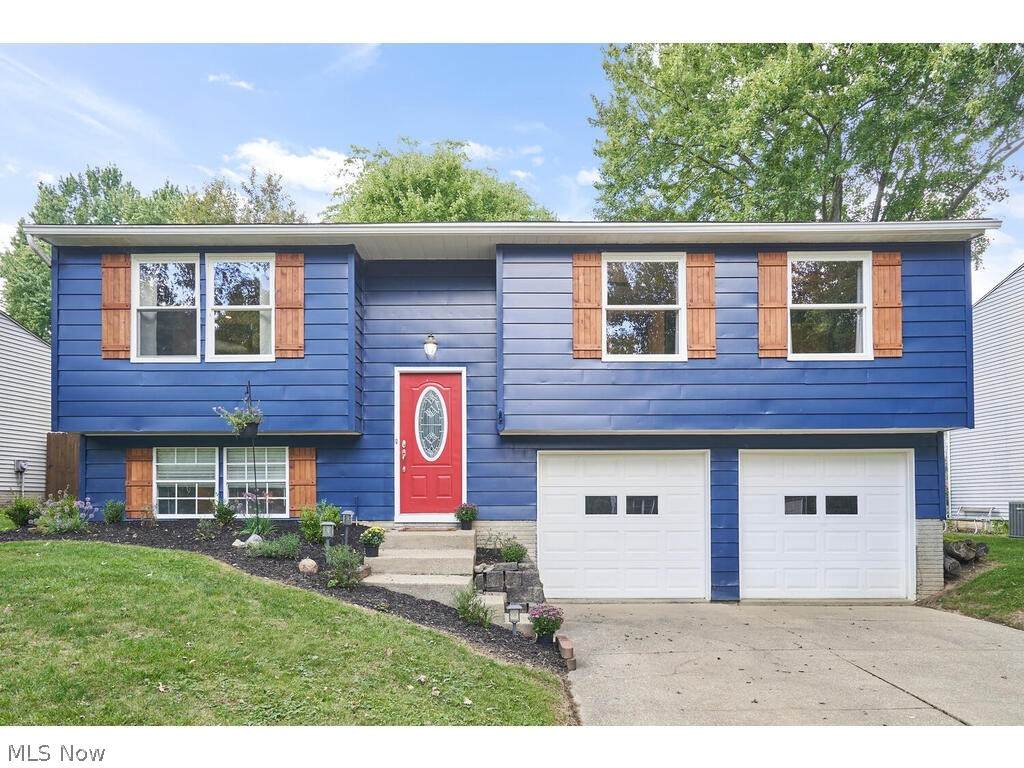 879 Ridgeview Drive - Photo 1