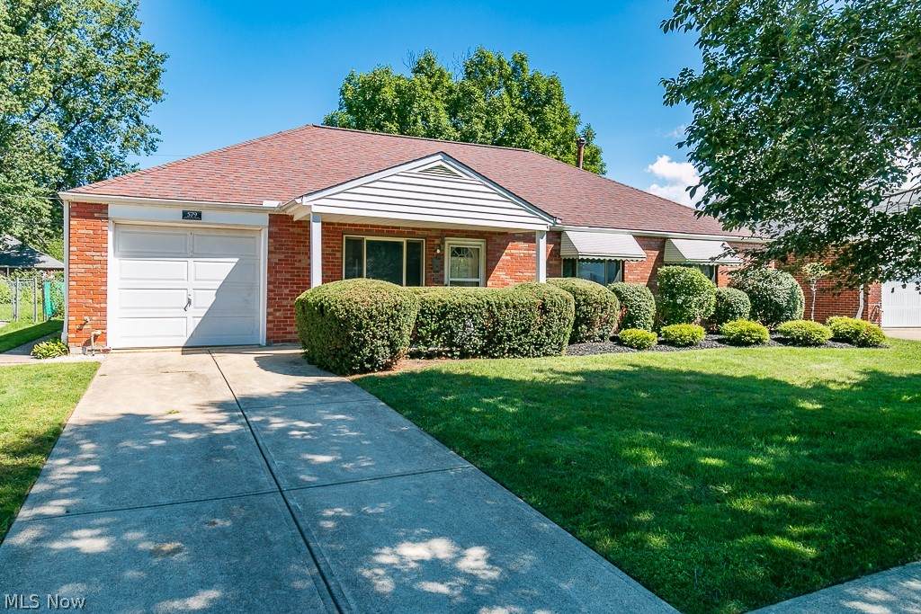 579 Hemlock Drive - Photo 1