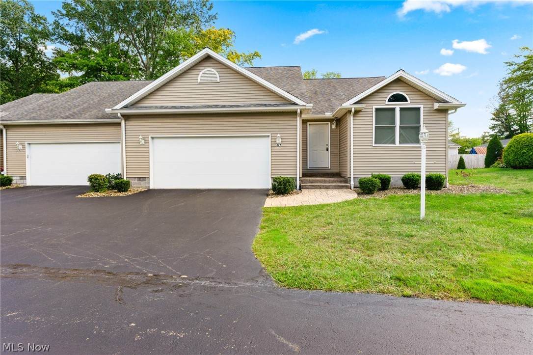 427 Hills Creek Road - Photo 1