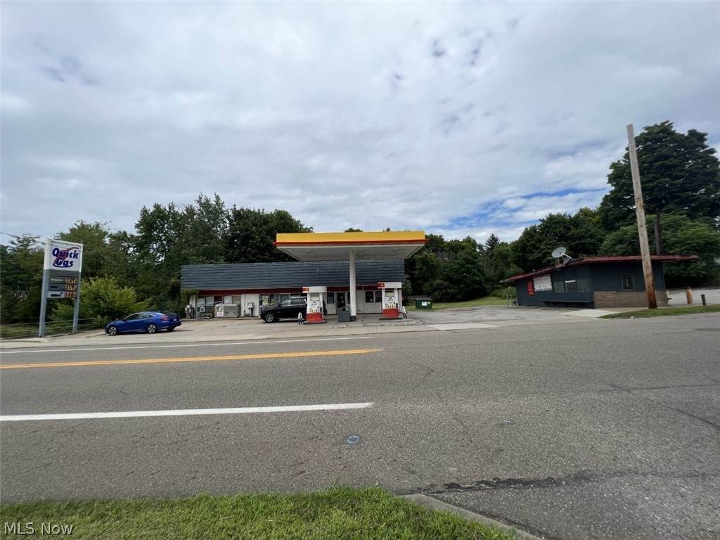 311 Columbia Street - Photo 1
